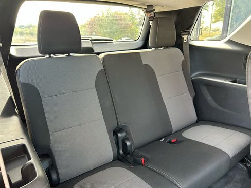 Used 2020 Chevrolet Traverse LT image 33