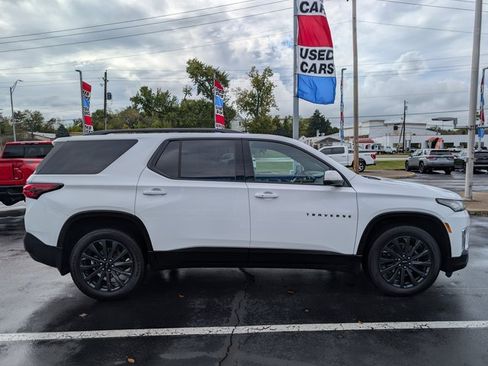 Used 2023 Chevrolet Traverse RS w/ LPO, Floor Liner Package image 6