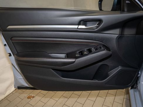 Used 2023 Nissan Altima 2.5 SR w/ SR Premium Package image 12