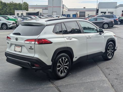 Used 2024 Toyota Corolla Cross SE image 7