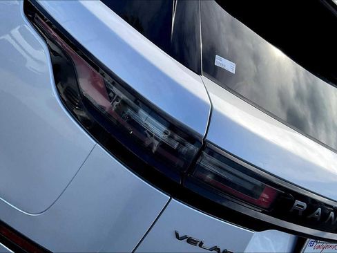 Used 2025 Land Rover Range Rover Velar Dynamic SE image 32