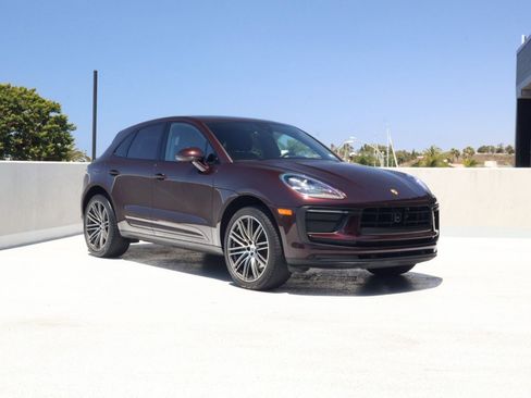 Certified 2023 Porsche Macan AWD/4WD image 7