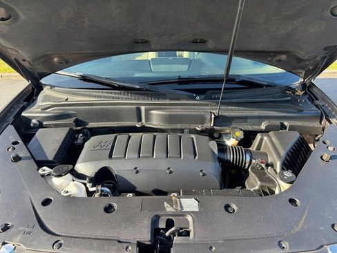 Used 2012 GMC Acadia SLT AWD/4WD image 18