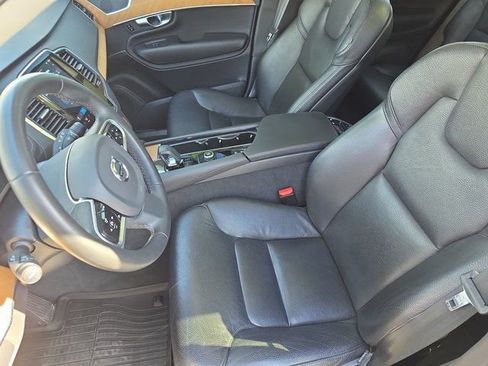 Used 2023 Volvo XC90 B6 Plus w/ Protection Package Premier image 15