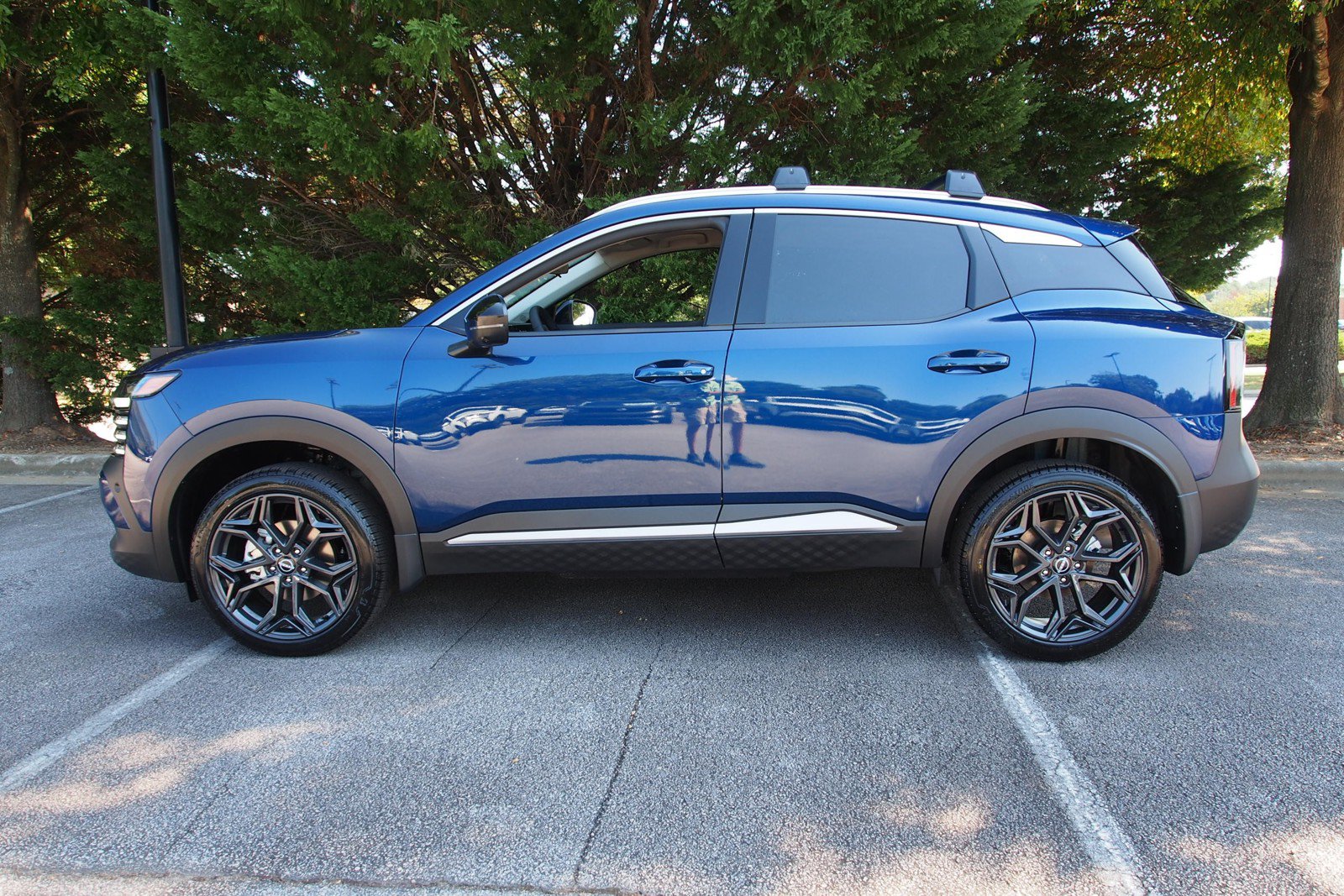 Used 2026 Nissan Kicks SR FWD image 4