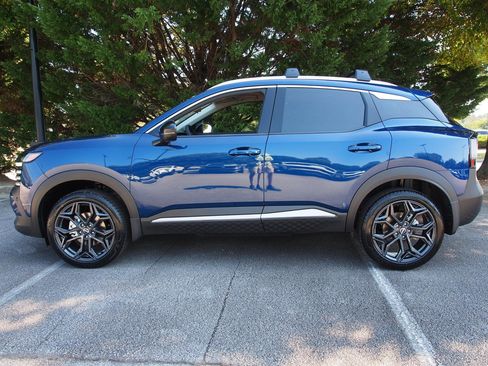 Used 2026 Nissan Kicks SR FWD image 4
