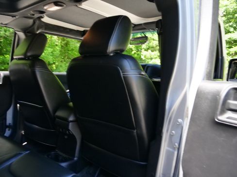 Used 2016 Jeep Wrangler Unlimited Rubicon AWD/4WD image 31