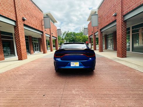 Used 2018 Dodge Charger R/T RWD image 5