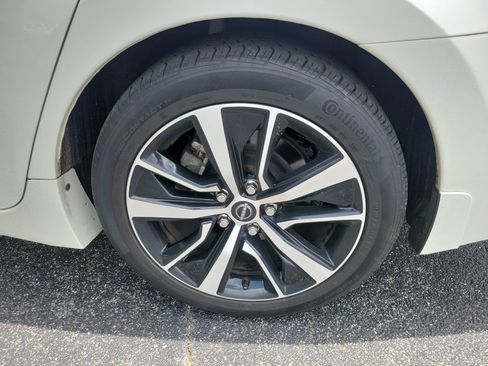 Used 2023 Nissan Maxima SV w/ Floor Mat Group FWD image 27