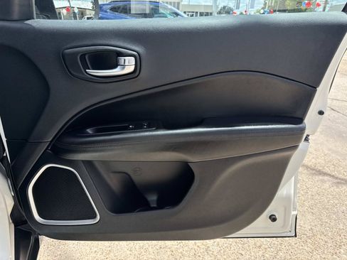 Used 2021 Jeep Compass Latitude FWD image 13