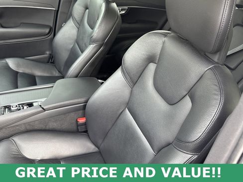 Used 2020 Volvo XC90 T6 Momentum image 31