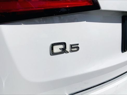Used 2017 Audi Q5 2.0T Premium Plus w/ Technology Package image 8