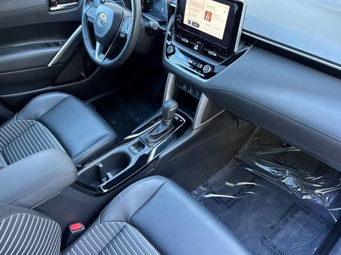 Used 2023 Toyota Corolla Cross AWD Hybrid w/ Convenience Package image 15