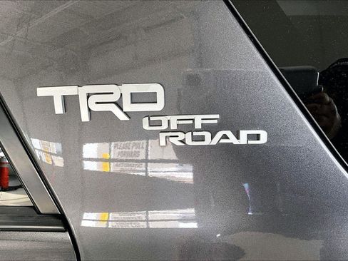 Used 2019 Toyota 4Runner TRD Off-Road image 8