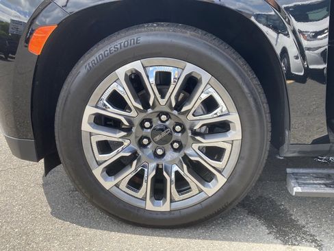 Used 2023 GMC Yukon Denali Ultimate image 29