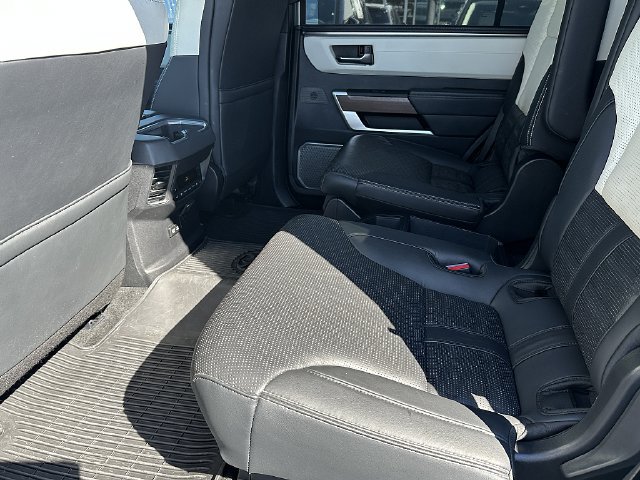 Used 2025 Toyota Sequoia Capstone AWD/4WD image 18
