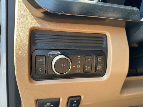 New 2026 Ford F250 Lariat w/ Lariat Premium Package image 16