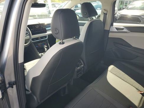 New 2026 Volkswagen Taos SE FWD image 9