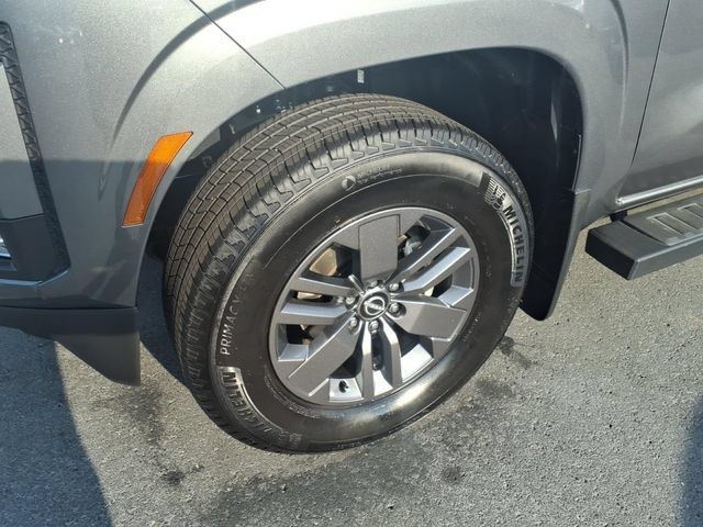 Used 2025 Nissan Frontier SV w/ SV Convenience Package RWD image 4