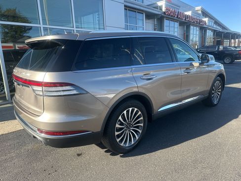 Used 2020 Lincoln Aviator Reserve w/ Equipment Group 201A image 2