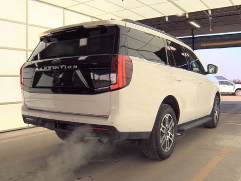 Used 2025 Ford Expedition Active image 2