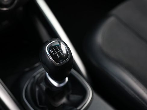 Used 2012 Hyundai Veloster 3DR COUPE w/ Style Pkg image 38