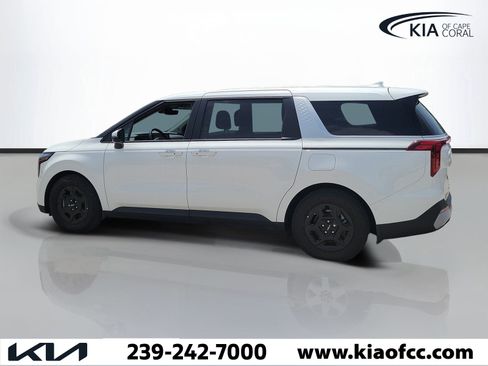 New 2026 Kia Carnival FWD image 4