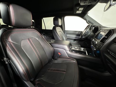 Used 2019 Ford Expedition Limited w/ Equipment Group 303A AWD/4WD image 28