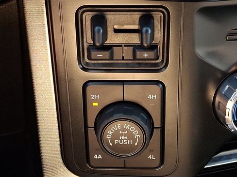 Certified 2023 Ford F150 Platinum w/ Equipment Group 701A High image 26