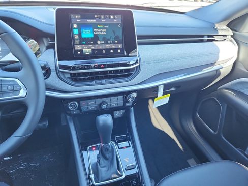 New 2026 Jeep Compass Latitude image 20