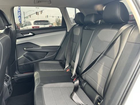 Used 2022 Volkswagen Taos SE AWD/4WD image 31