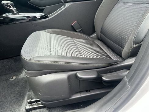 Used 2024 Chevrolet Trax LT w/ Driver Confidence Package FWD image 16