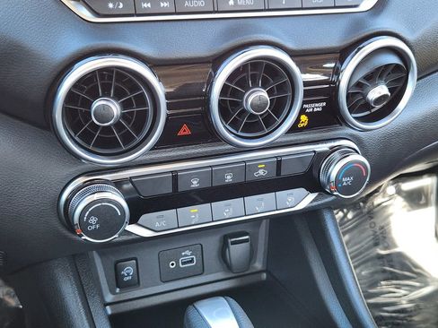 Used 2025 Nissan Sentra S image 22