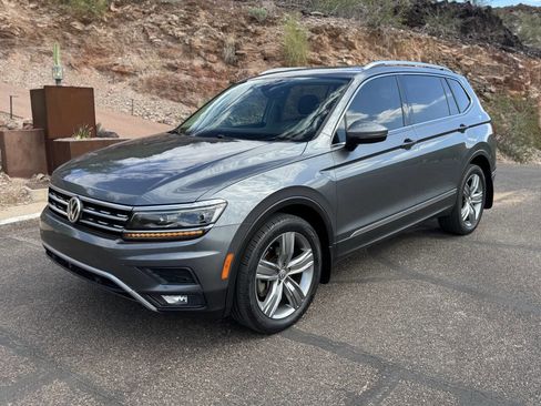 Used 2018 Volkswagen Tiguan SEL Premium w/ 3rd Row Seat Package image 1