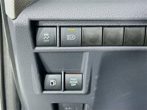 Used 2021 Toyota Sienna LE image 19