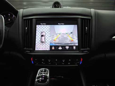 Used 2022 Maserati Levante GT AWD/4WD image 28