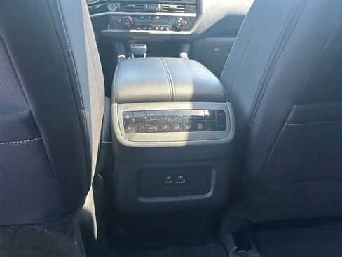Used 2023 Nissan Pathfinder SV w/ SV Premium Package AWD/4WD image 16