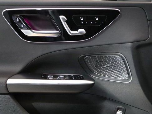 Certified 2025 Mercedes-Benz C 300 4MATIC Sedan image 3