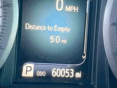 Used 2020 Toyota Sienna SE w/ Carpet Mat Package FWD image 12