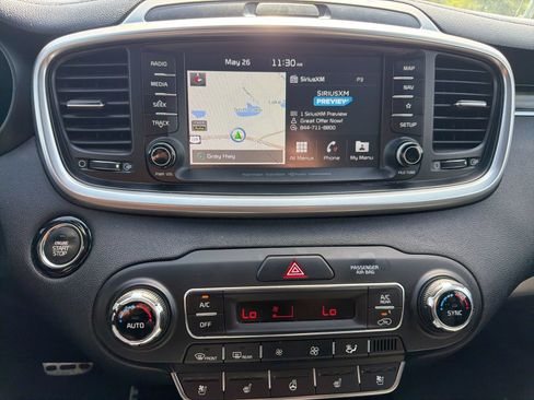 Used 2019 Kia Sorento SX AWD/4WD image 11