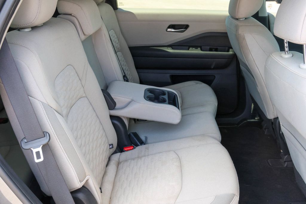 Used 2022 Nissan Pathfinder SV AWD/4WD image 18