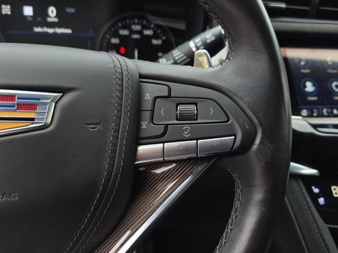 Certified 2024 Cadillac XT6 Sport w/ LPO, ONYX Package image 15