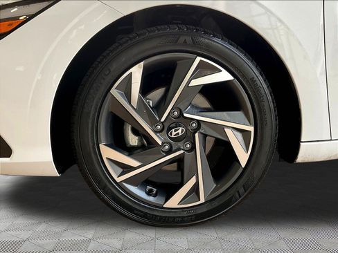 Used 2024 Hyundai Elantra Limited FWD image 31