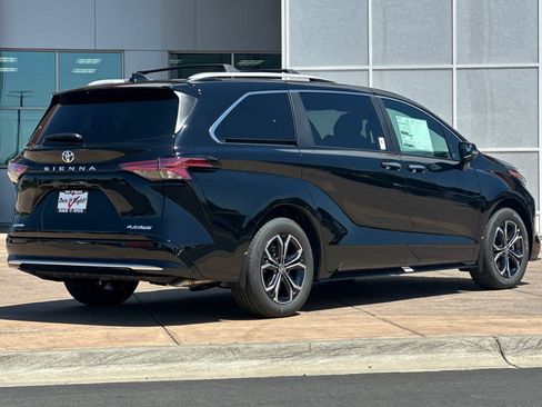 New 2026 Toyota Sienna Platinum AWD/4WD image 4
