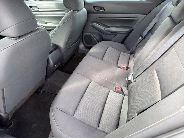 Used 2025 Nissan Altima 2.5 SV FWD image 17