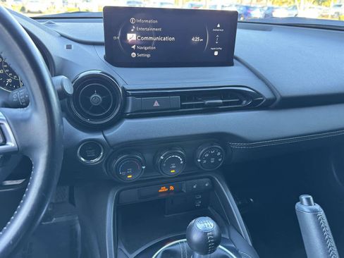 Certified 2024 MAZDA MX-5 Miata Club image 18
