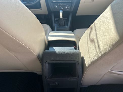 Used 2017 Volkswagen Jetta SE image 25