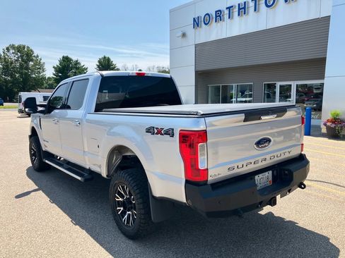 Used 2019 Ford F350 XLT w/ XLT Premium Package AWD/4WD image 6