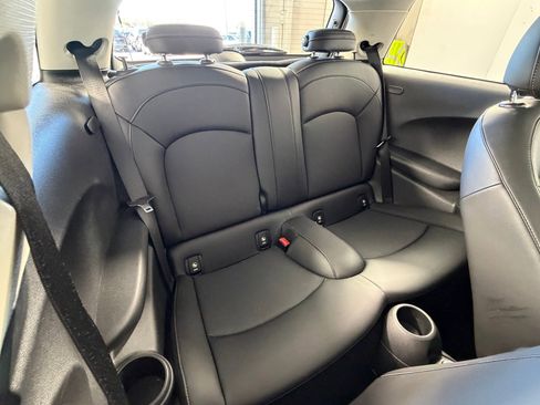 Used 2019 MINI Cooper 2-Door Hardtop image 32