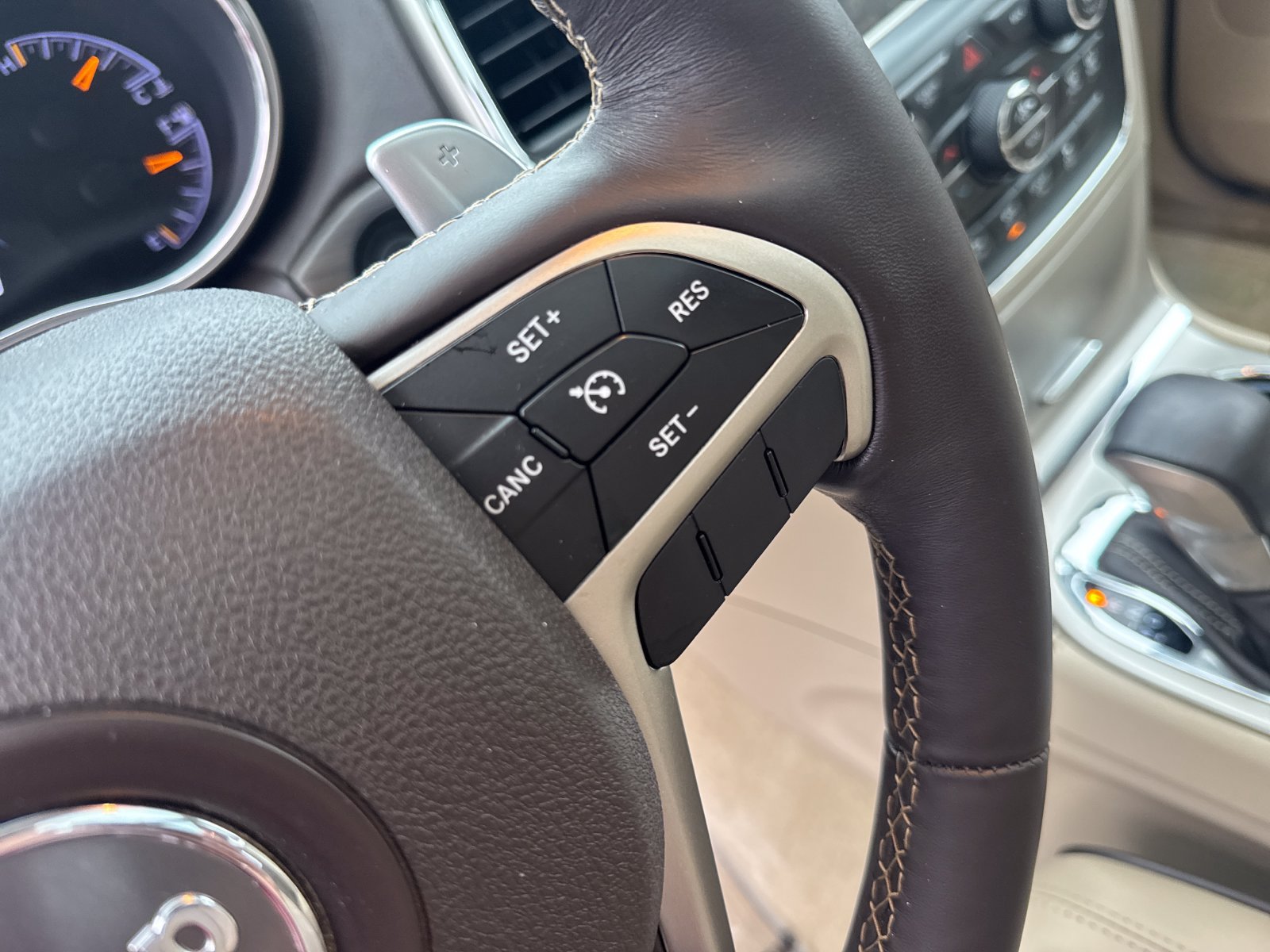 Used 2017 Jeep Grand Cherokee Overland AWD/4WD image 33